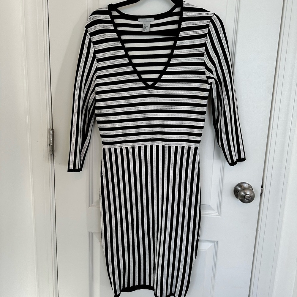 H&M Bodycon style dress. perfect for cocktail parties, brunch or work!!